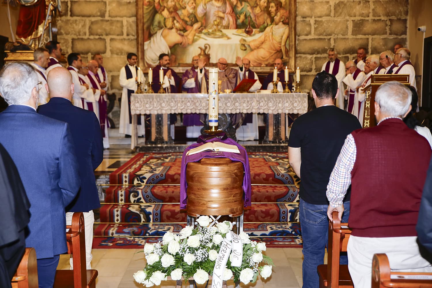 IMPRESSIONANT MOSTRA DE RESPECTE, ADMIRACIÓ I RECORD. FUNERAL A TEULADA PEL RECTOR MISSIONER FILL PREDILECTE DEL POBLE VEÍ I ADOPTIU DE GATA, DON VICENTE BERENGUER LLOPIS