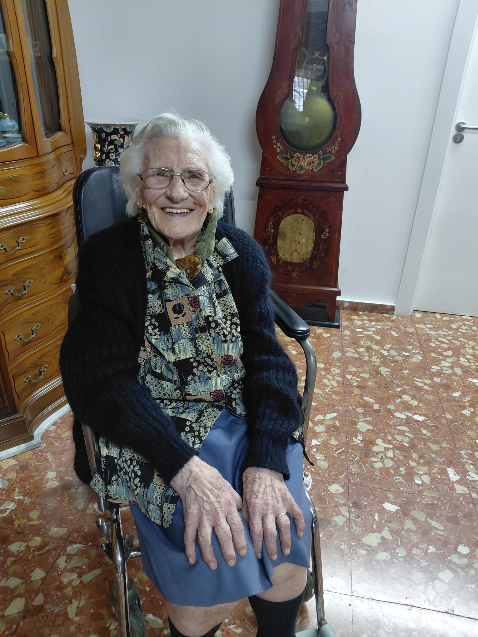 GATA TÉ UNA NOVA CENTENÀRIA. HUI FA 100 ANYS TERESA CERVERA MOLINA: Vitalitat, simpatia, molta memòria i bon humor