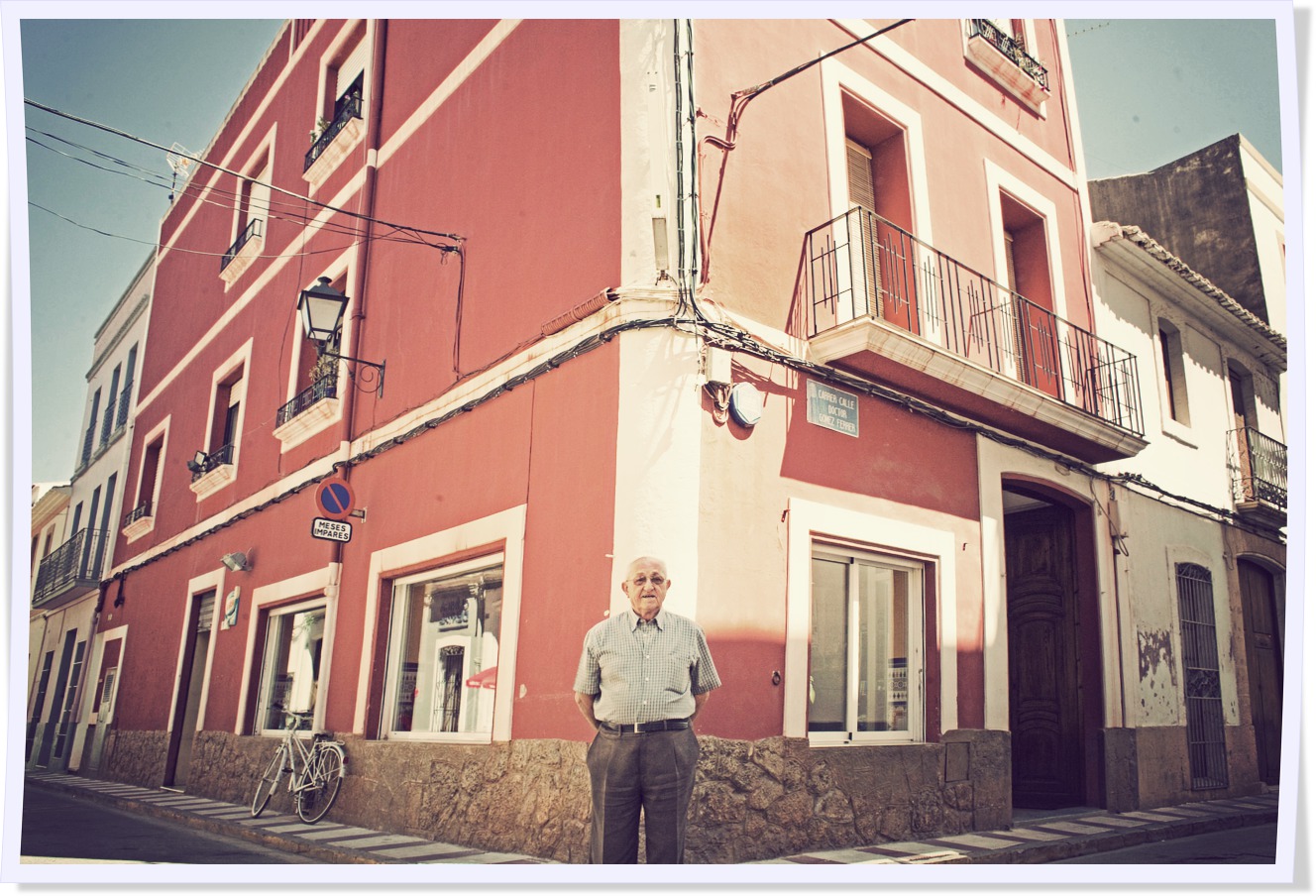 ENS DEIXA LÚLTIM GERMÀ DE LA SAGA DELS MARTÍ DEL BAR, JUANITO. Als 90 anys. Demà serà l'enterro (Foto portada Gavilà)