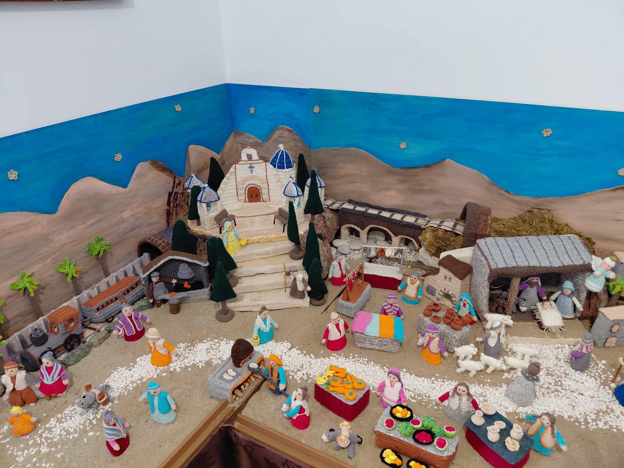 CONEIXEU EL BETLEM DE PUNT DE GANXO DE ROSARIO MONFORT? Enguany incorpora un arbre de nadal amb complements fet amb la mateixa tècnica