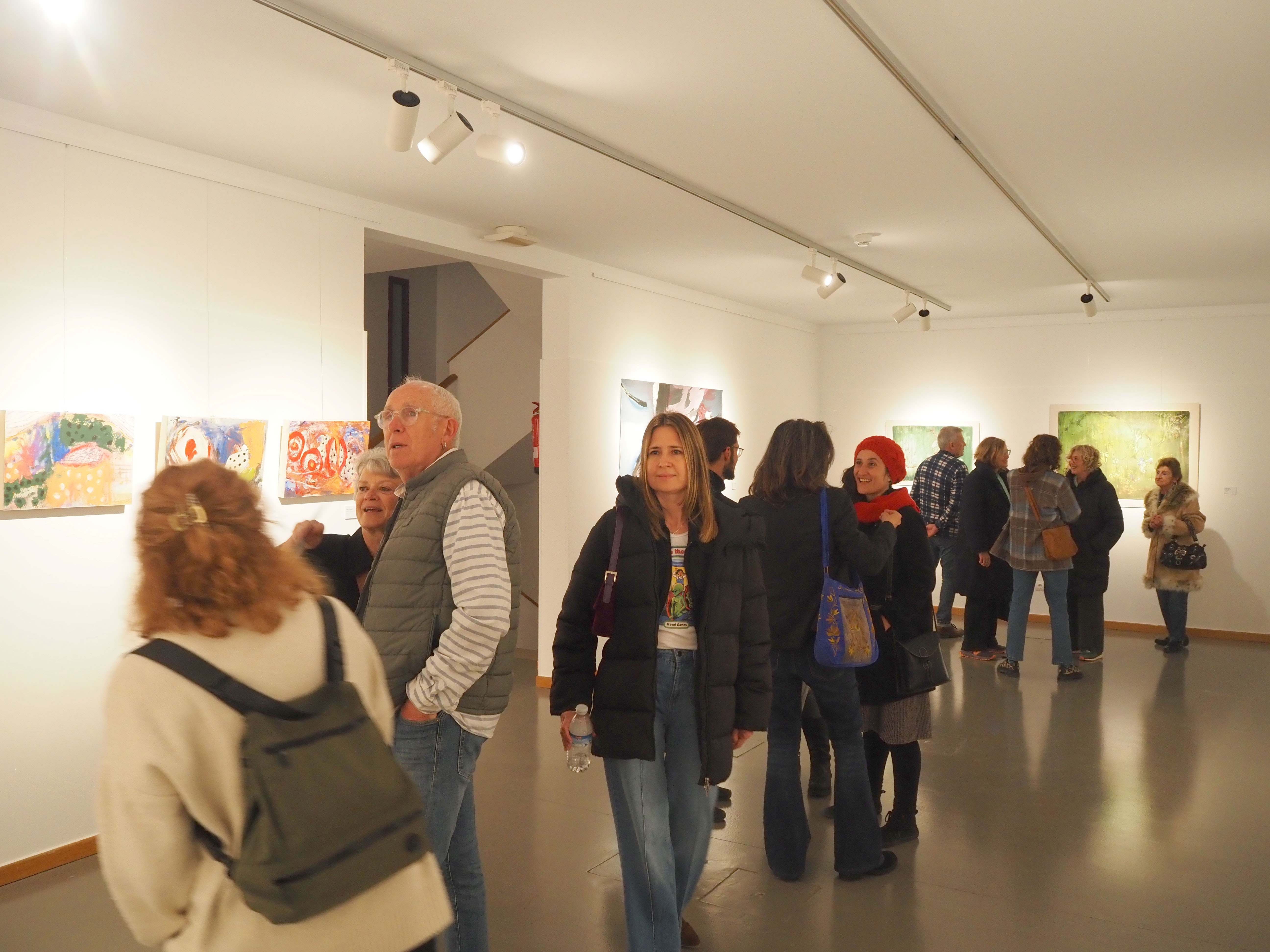 ELS ALUMNES DE L'ESCOLA DE PLÀSTICA A. VIVES DE GATA EXPOSEN A L'ESPAI LAMBERT DE XÀBIA LA MOSTRA "A UN TEMPS"