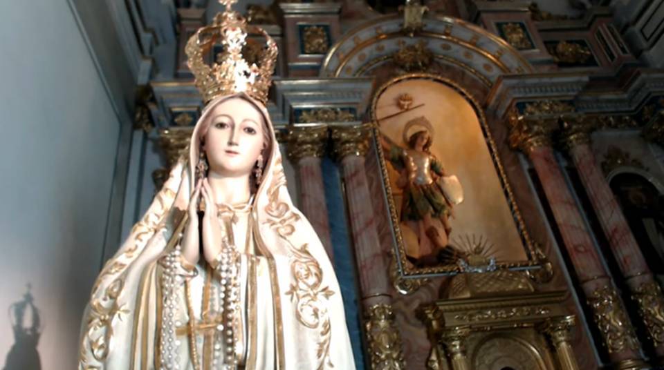 HUI ÉS LA FESTA DE LA MARE DE DÉU DE FÀTIMA. La parròquia conserva una imatge donada en 1945 pel devot Antonio Signes Costa