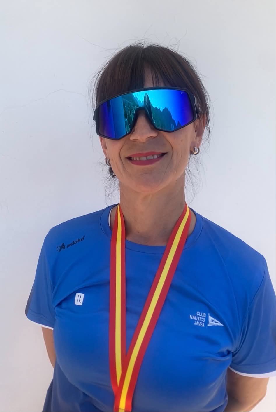 LA GATERA SILVANA GINESTAR PEDRÓS CAMPIONA D'ESPANYA DE LLAÜT. El seu equip és el veterà mixte del Club Nàutic Xàbia