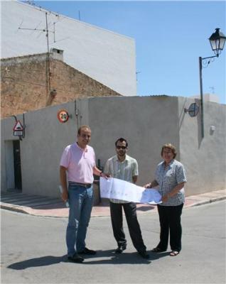 EL DIRECTOR GENERAL DE JOVENTUT VISITA GATA, per veure on es farà el Centre Juvenil