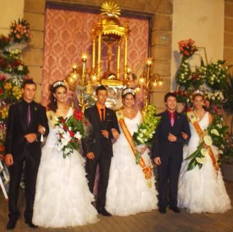 CRÒNICA FESTERA: dia 5 d´agost, OFRENA FLORAL, Regina i dames ( i IV )