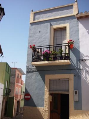 MIRADES URBANES: alegria al balcó.