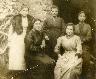 FOTOGRAFIES ANTIGUES (Gata en el record) -845, la del dia 6 dagost, dilluns-