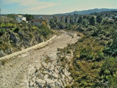 MÉS IMATGES CURIOSES: Riu i pont, pont i riu