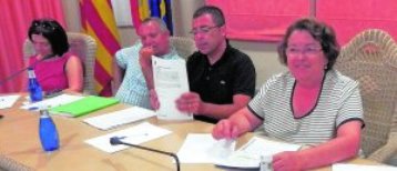 PLE DE SETEMBRE A GATA ( I ): LALCALDESSA COBRARÀ 1.800 BRUTS MENSUALS PER LA SEUA DEDICACIÓ EXCLUSIVA A LALCALDIA