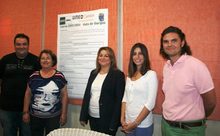 GATA ACULLIRÀ TRES CURSOS DE LA UNED SÉNIOR