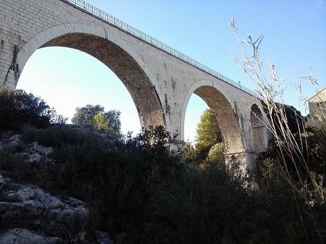 IMATGES CURIOSES: el pont de la via a Gata és monumental