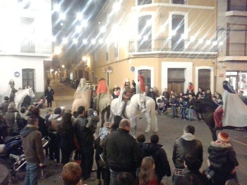 REIS 2015 (FITLCV) ( II ): ELS PAGES FAN EL BANDOL ANUNCIADOR DE LA VISITA DE SES MAJESTATS ELS REIS D'ORIENT