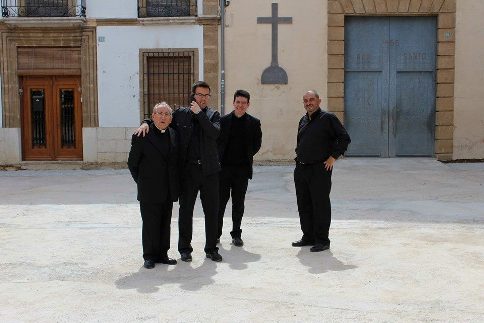 IMATGES CURIOSES: la plaça preparada i els rectors també