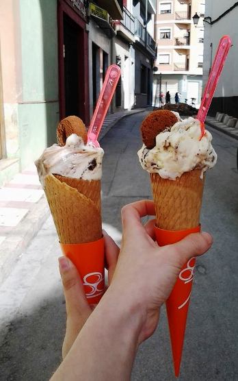 IMATGES CURIOSES: el calor apreta, a refrescar sha dit !! (Ca la Tramussera, Gata)