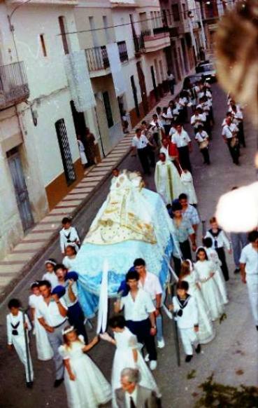 GATA: LA FESTA DE LA MARE DE DÉU ENS FA RECORDARprocessó i Cant de la Paloma
