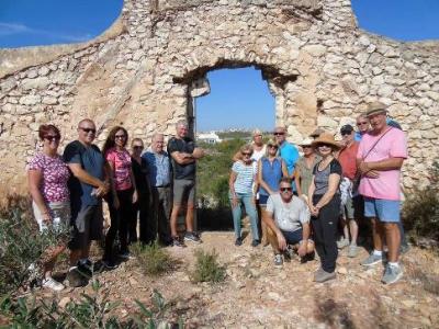 ELS VEÏNS DE GATA RESIDENCIAL CONEIXEN L'OLIVERETA DEL MORO I LA CASETA DE LA LEPRA