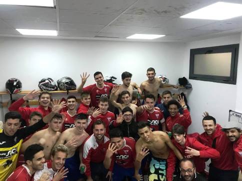 GUANYA EL LÍDER GORGOS CADET (1-3); GOLEJA EL JUVENIL (4-1) I PERD EL GRAN (2-1)