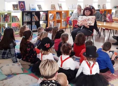 LA BIBLIOTECÀRIA DE GATA, VICEN MULET FERRER, ELEGIDA BIBLIOTECÀRIA DE LANY