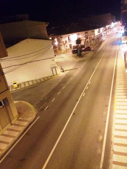 FA UN ANY A GATAAPLAUDIMENTS, CARRERS BUITS, SENSE MISSES I EL PATRÓ ALS BALCONS