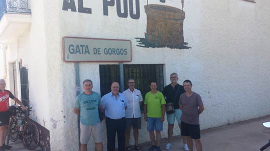 TANCA LES PORTES PER JUBILACIÓ EL CONEGUT BAR AL POU DE LENTRADA DE GATA. Després de 38 anys i mig al servei dels gaters i comarca