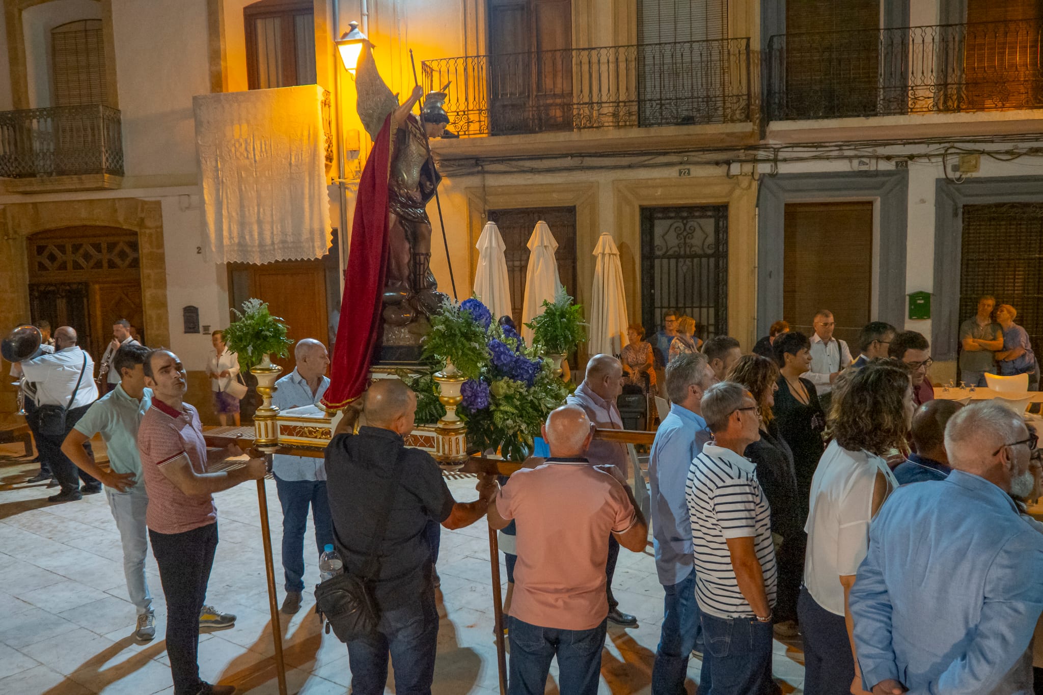 GATA CELEBRA LES FESTES A SANT MIQUEL, PATRÓ CAP D'ALTAR, DEL 28 AL 30: Sopars, baret, muixeranga, orquestra
Mondragón, missa i processó