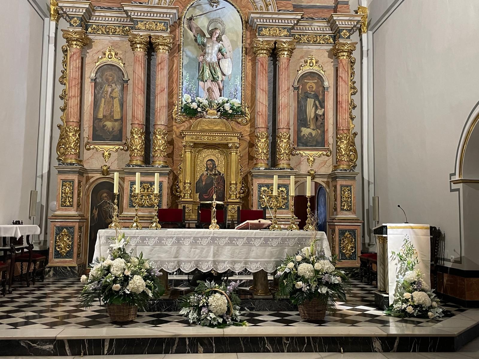 HUI ÉS SANT MIQUEL, CAP D'ALTAR DE L'ESGLÉSIA DE GATA I FESTA LOCAL. Més de quatre segles (453 anys) protegint al poble