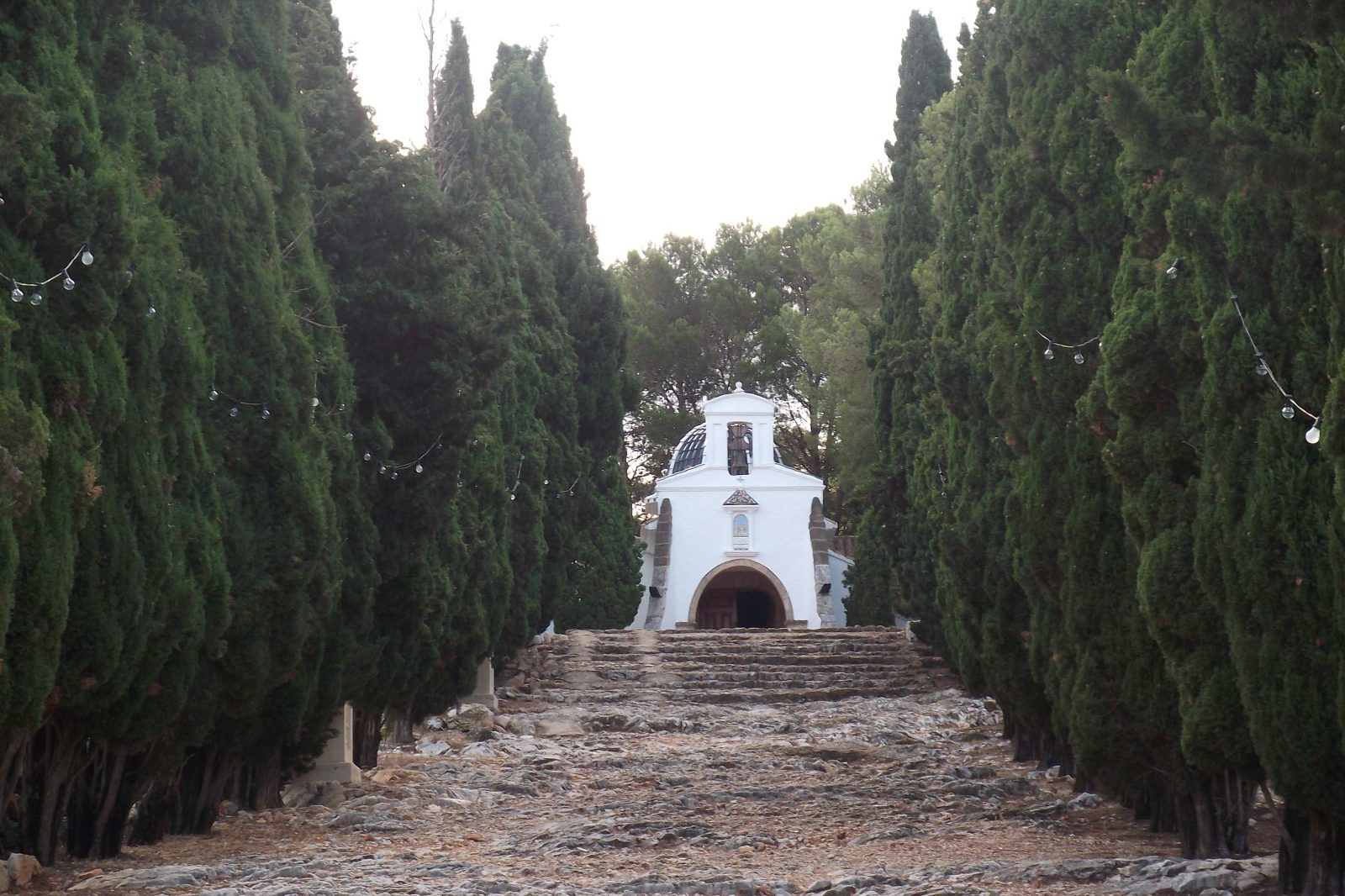 DEMÀ MATÍ, GATAMFEST, RUTA GUIADA PEL CRONISTA A L'ERMITA I VISTA DE LA CASETA DE LA LEPRA, ACABANT EN UN CONCERT DE GUITARRA I FLAUTA A LA PLACETA DE TETUÀ
