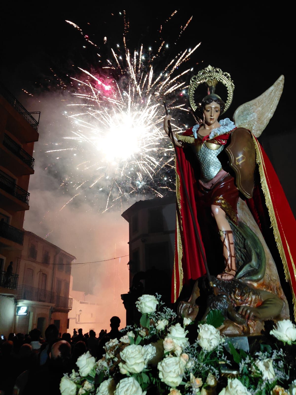 HUI COMENCEN LES FESTES A SANT MIQUEL, CAP D'ALTAR DE L'ESGLÉSIA DE GATA. LA FESTA, DIMARTS 29. A destacar,  dos dies de bous; bous a banda, orquestres, sopars,...