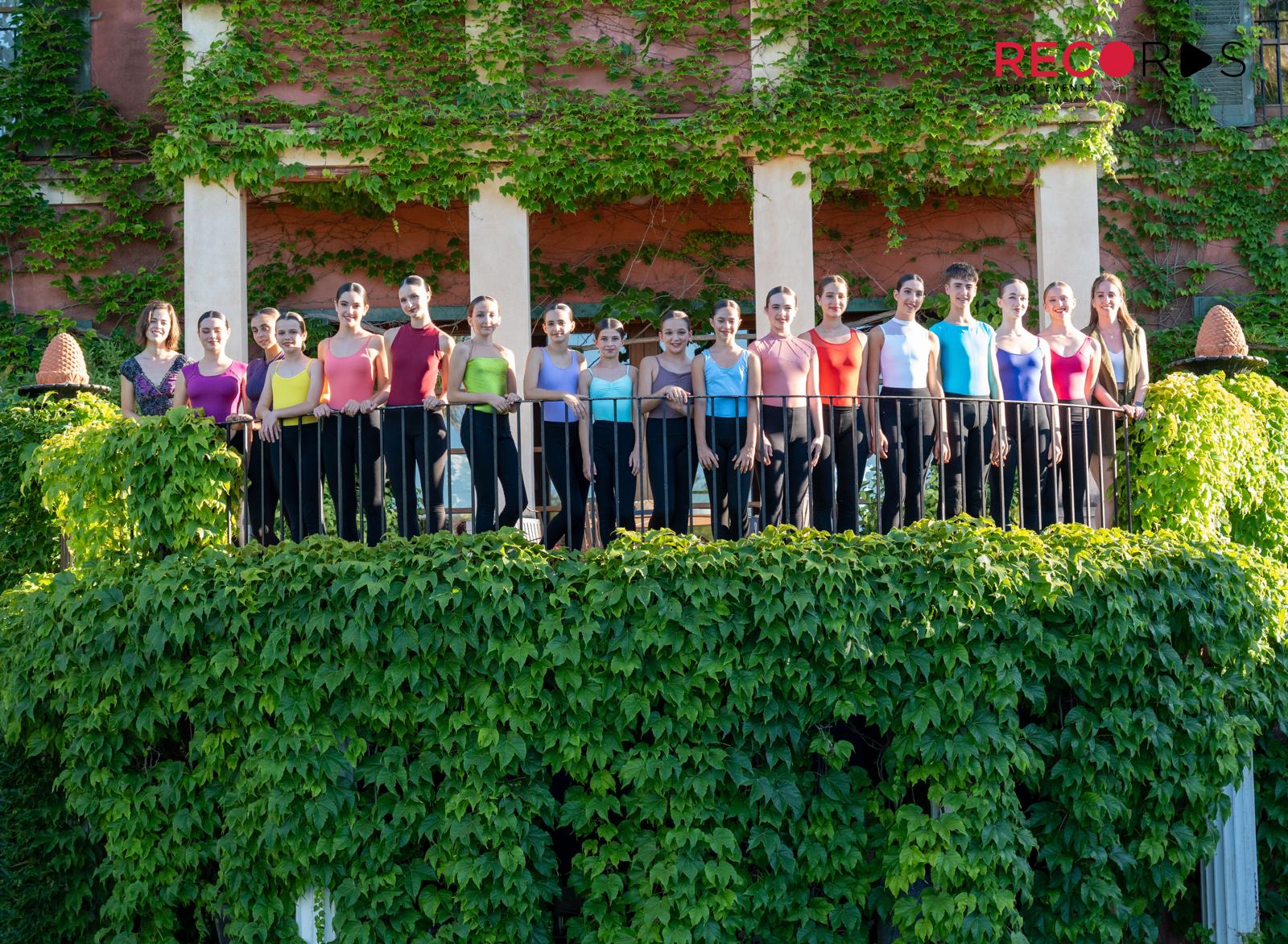 EL JOVE BALLET DE LA MARINA ES PRESENTA AL JARDÍ DE L'ALBARDA. Busca recolzament i mecenes
