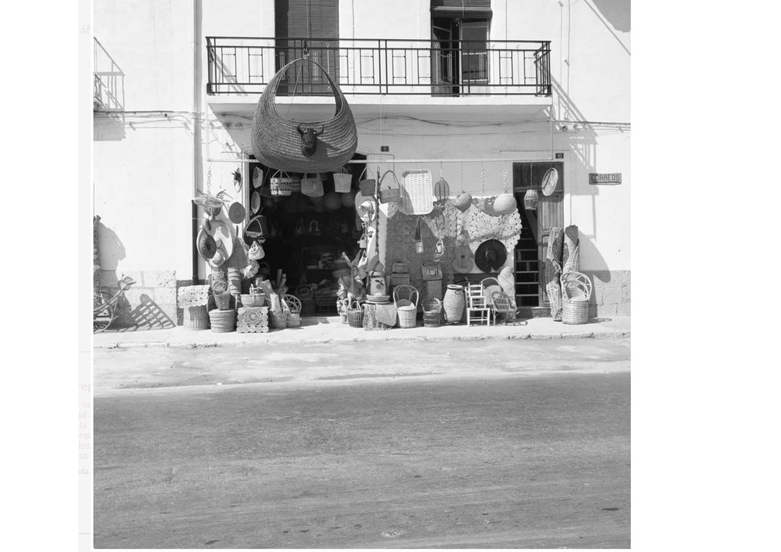 FOTOGRAFIES ANTIGUES (Gata en el record): Foto 1896: ELS PRIMERS ANYS DE L’ARTESANIA A LA PLACETA ( I ), 1967. Col·lecció de Carlos Flores (Museo Etnográfico de Castilla y León, Zamora)
