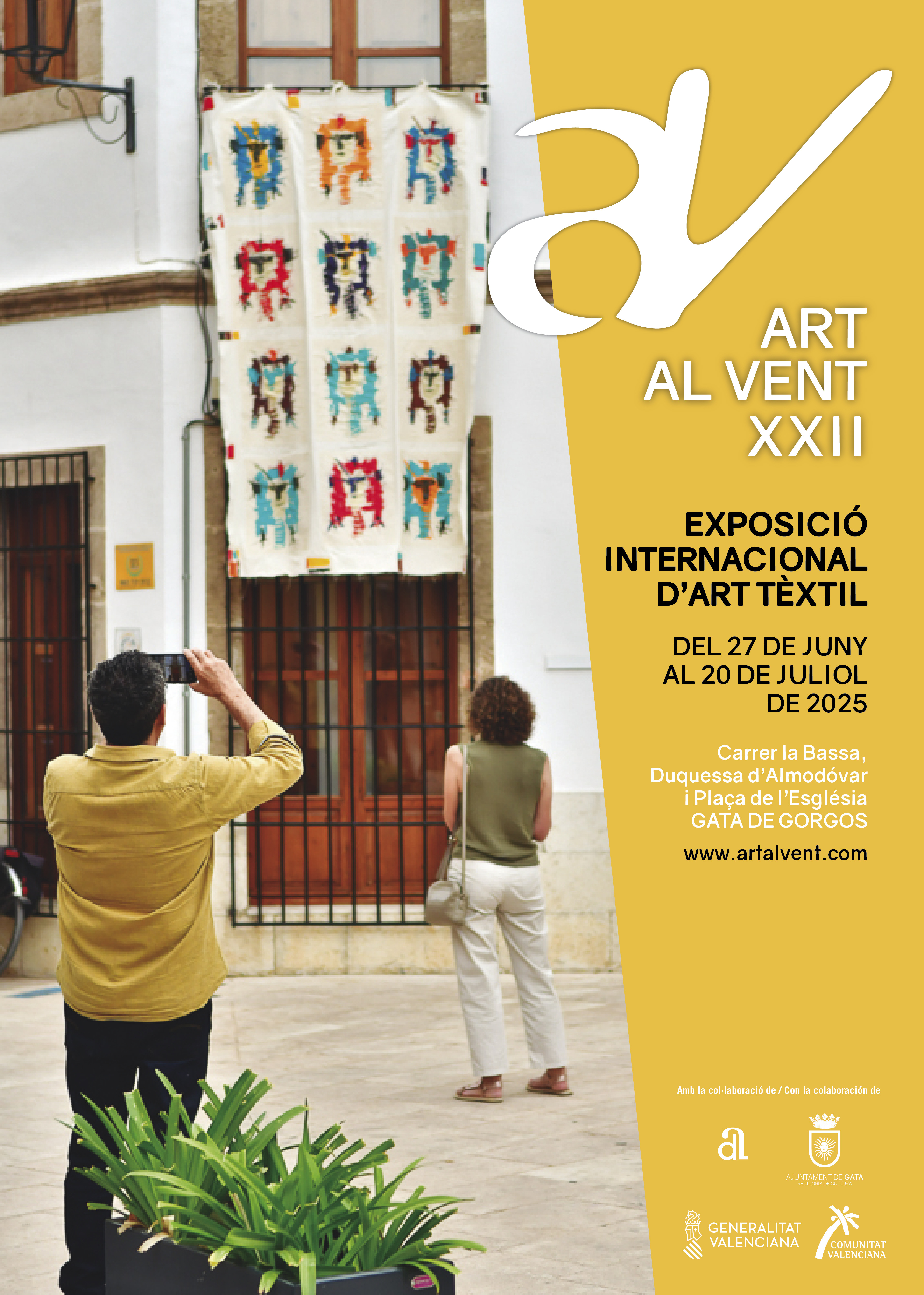 DEMÀ S'INAUGURA LA XXII MOSTRA DE ART AL VENT A GATA. L'exposició internacional d'art tèxtil estarà als balcons fins el 20 de juliol. Hi haurà altres activitats complementàries 