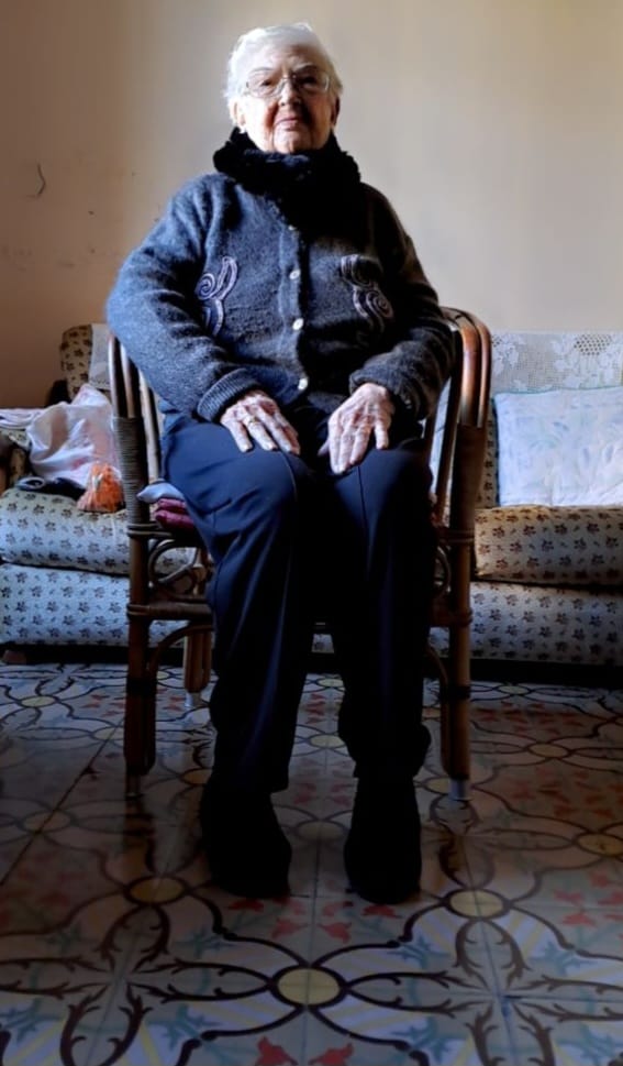 DIA DE LA LOTERIA, GOIG DE VIDA A GATA: LA VEÏNA PEPITA PONS SIGNES ARRIBA ALS 101 ANYS. Es converteix en la persona més major del poble