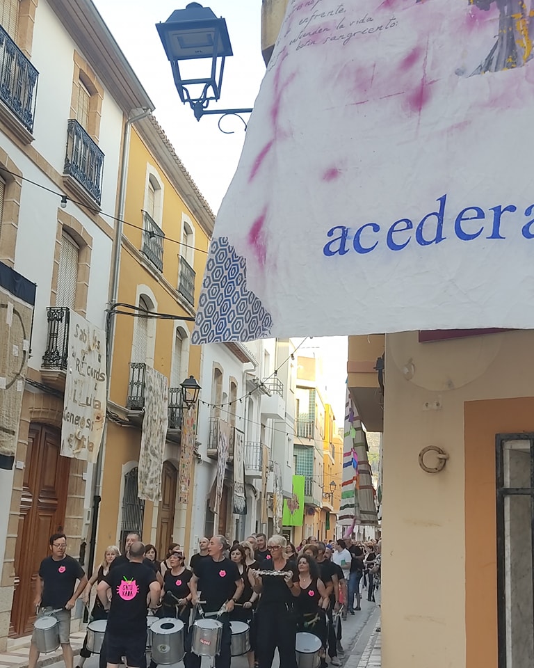 INAUGURADA LA MOSTRA D'ART AL VENT DE GATA. 21 edició. Fins el 21 de juliol als carrers La Bassa, Duquessa d'Almodòvar i Plaça Església. Visitarem totes les obres com cada edició