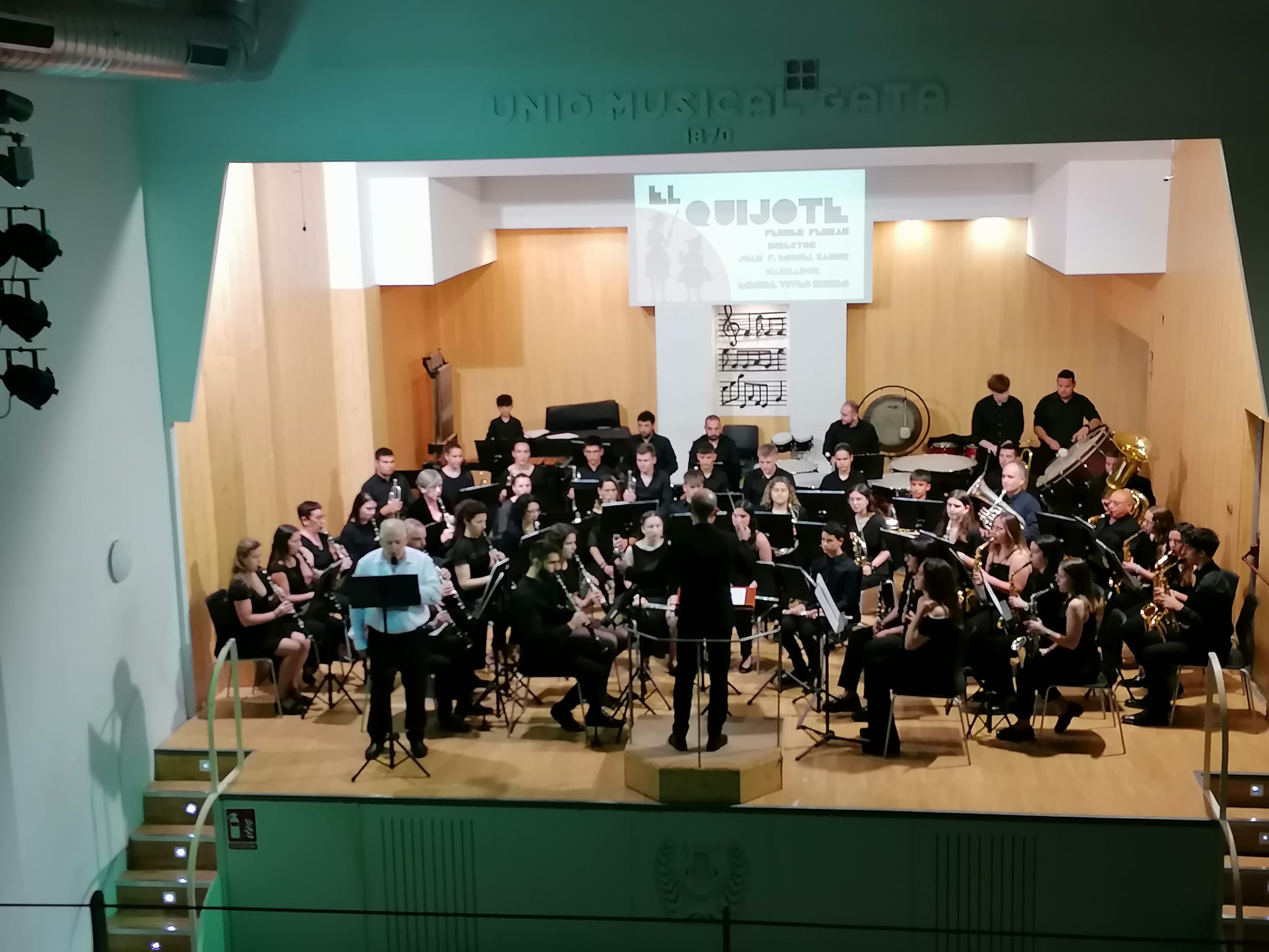 LA UNIÓ MUSICAL DE GATA PRESENTA AL SEU NOU DIRECTOR AL CONCERT DE PRIMAVERA. Va actuar la banda juvenil i la banda de Gata. Novedosa obra sinfònica sobre el Quixot (Fotos Vicent Signes Signes)