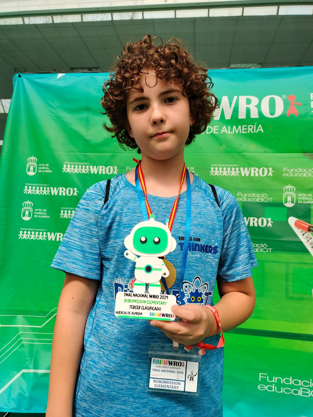 EL JOVE GATER LLUÍS MULET SALVÁ, BRONZE EN EL NACIONAL DE ROBÒTICA. Amb l'equip de Dénia i a la World Robot Olympiad a Huércal (Almería)