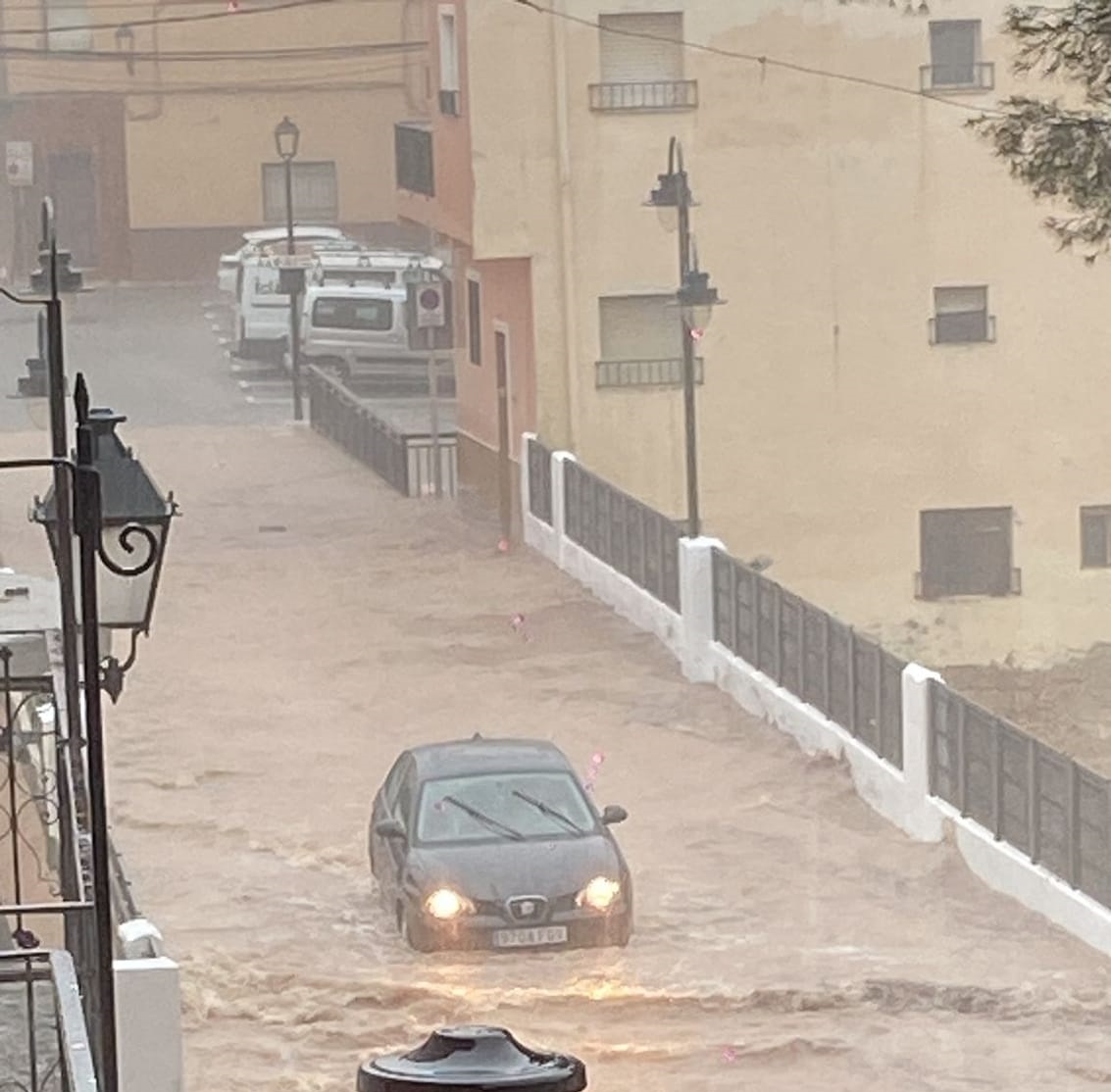 LA TORMENTA DESCARREGA A GATA 40 LITRES EN MENYS DE MITJA HORA