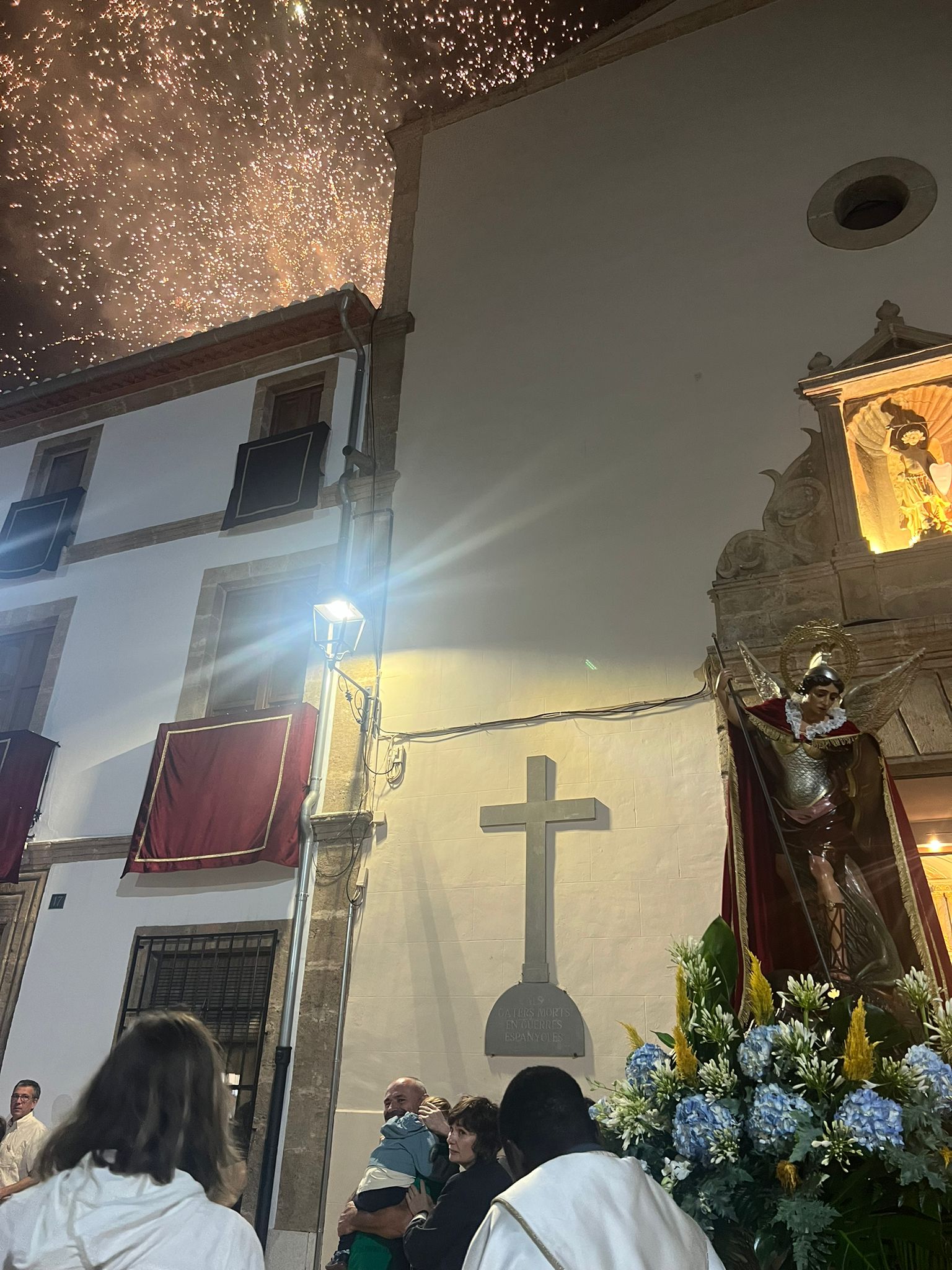 LA PROCESSÓ I EL CASTELL POSEN PUNT I FINAL A LES FESTES DE SANT MIQUEL 2024: Va ser el 450 aniversari de la parròquia