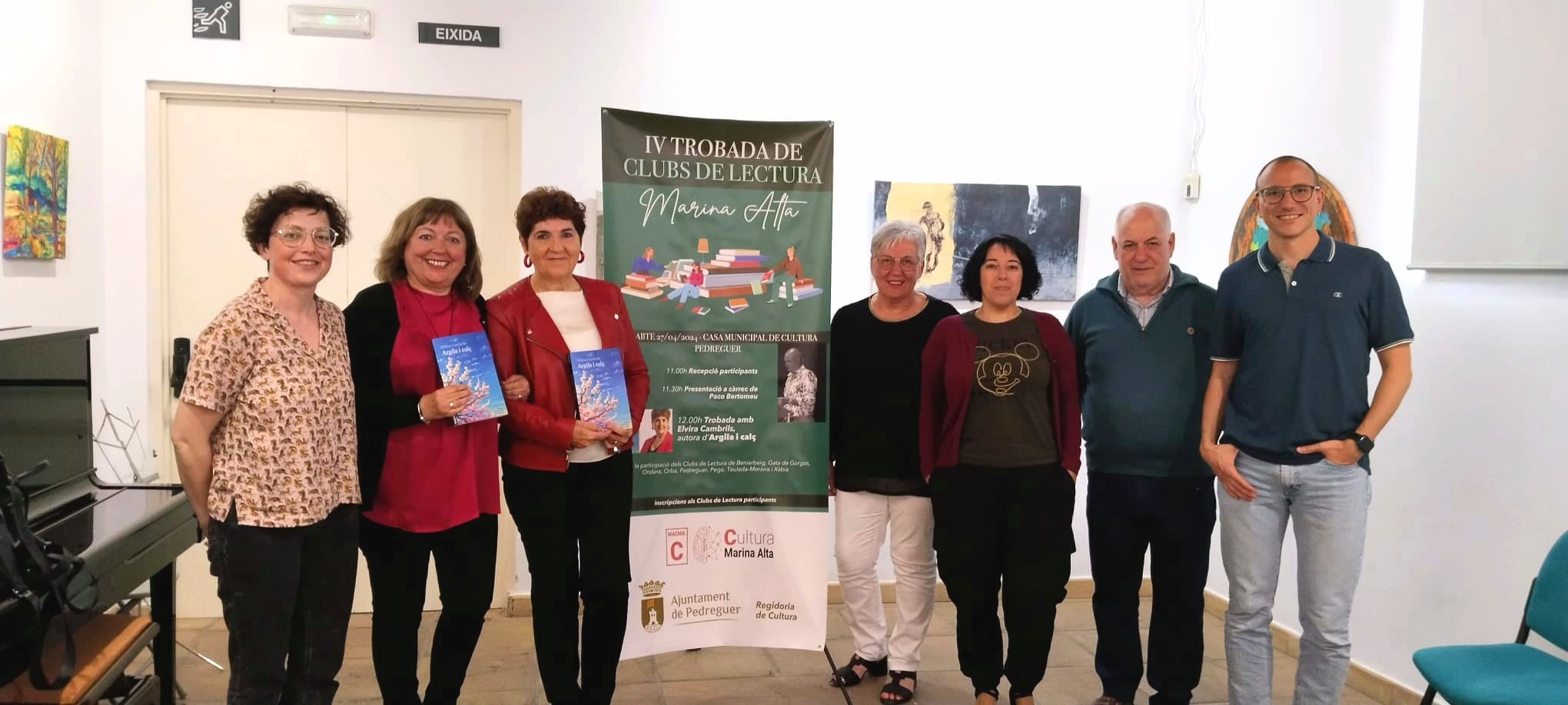 EL CLUB DE LECTURA DE GATA PARTICIPA EN LA IV TROBADA D'AQUESTS GRUPS DE LA MARINA ALTA. Elvira Cambrils va parlar del seu llibre Argila i calç i de la seu obra a Pedreguer