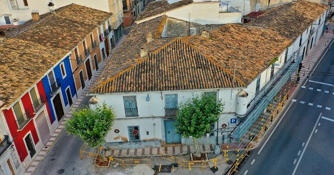 HUI ÉS LA FESTA DEL PILAR, PATRONA DE LA BENEMÈRITA GUÀRDIA CIVIL. L'antiga caserna es va construir fa 138 anys i està inservible des de 2010 