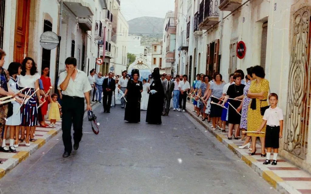 HISTÒRIA LOCAL: LA VESPRA I LA FESTA...DE QUAN EL CANT DE LA PALOMA, LES ALFÀBIGUES I LA PROCESSÓ A LA MARE DE DÉU