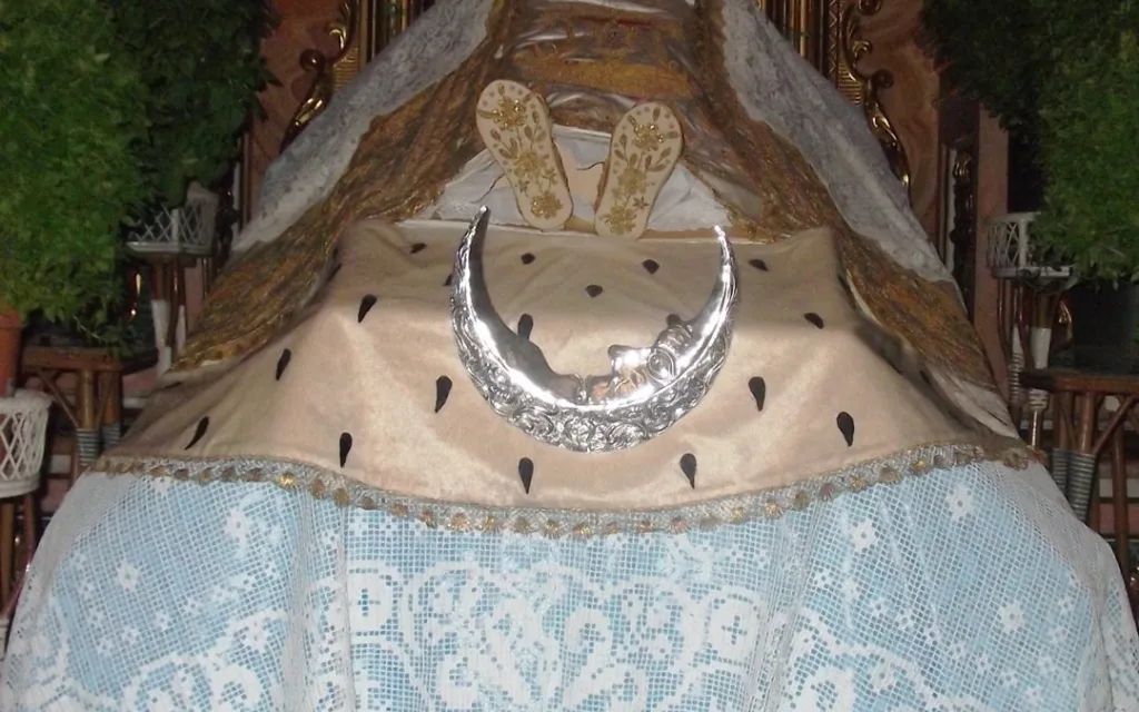 HISTÒRIA LOCAL: LA VESPRA I LA FESTA...DE QUAN EL CANT DE LA PALOMA, LES ALFÀBIGUES I LA PROCESSÓ A LA MARE DE DÉU