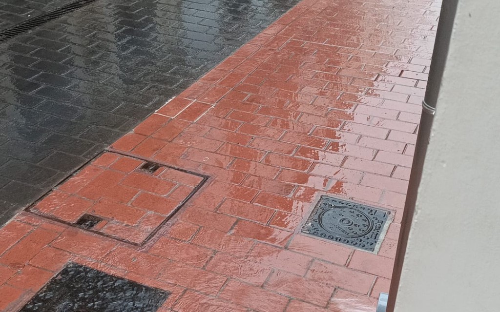 L'ÚLTIM EPISODI DE PLUGES DE TRES DIES DEIXA A GATA 87 LITRES. HUI RECORDEM LA RIUADA DEL PILAR DE 2007. Del dia de Sant Josep d'enguany que no baixa aigua pel riu