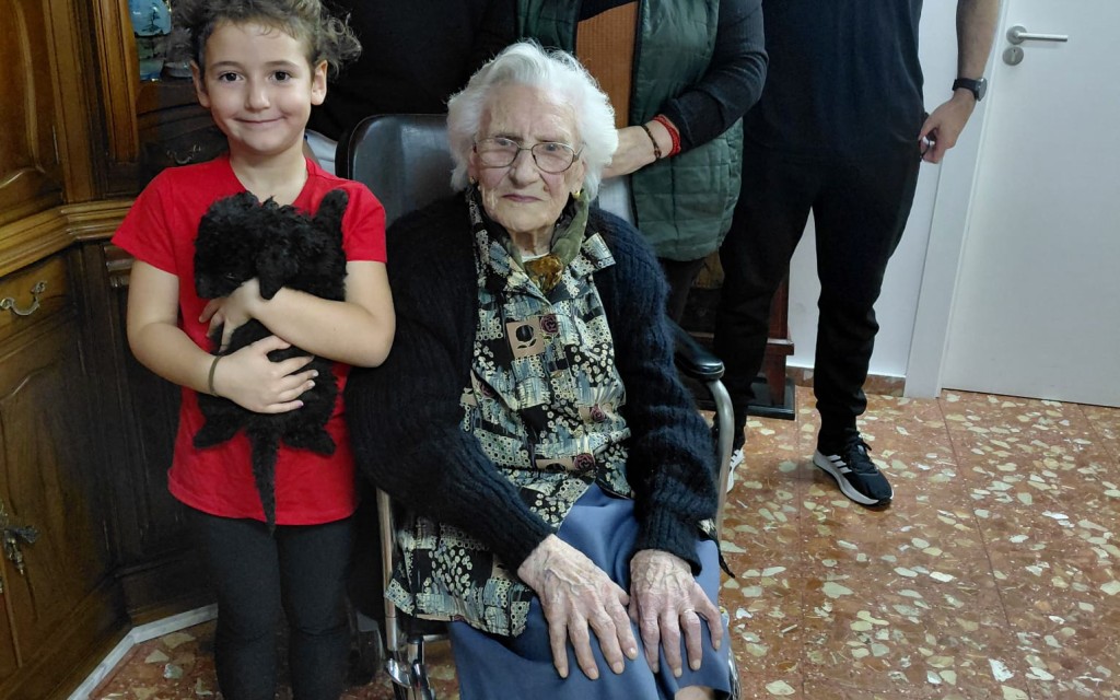 GATA TÉ UNA NOVA CENTENÀRIA. HUI FA 100 ANYS TERESA CERVERA MOLINA: Vitalitat, simpatia, molta memòria i bon humor