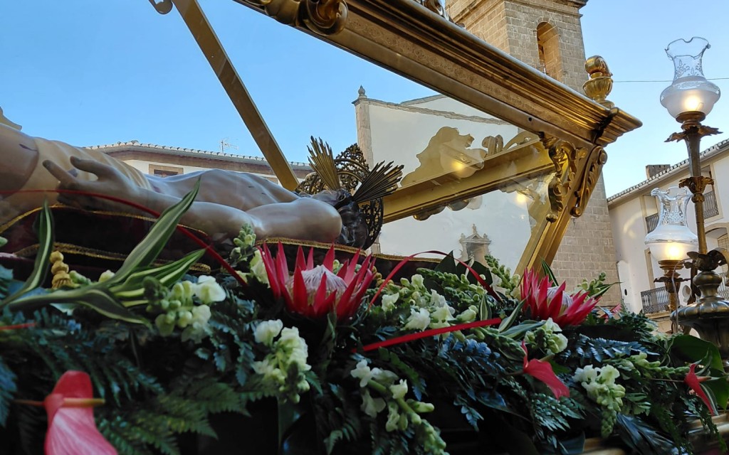 AHIR, PROCESSÓ DEL SANT SOTERRAR A GATA. ESTA NIT I DEMÀ LA PASQUA: VIGÍLIA, ENCONTRE, MISSA I GASTRONOMIA LOCAL