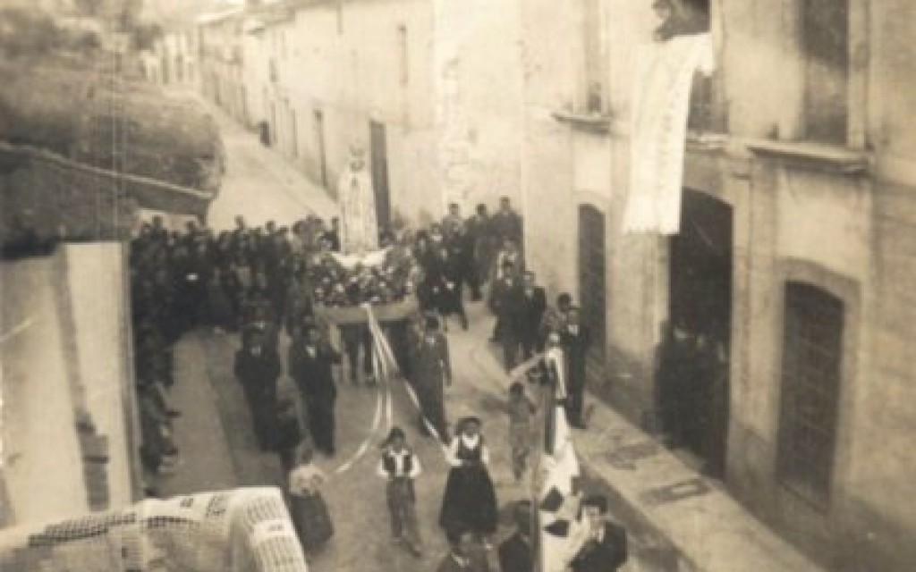 HUI ÉS LA FESTA DE LA MARE DE DÉU DE FÀTIMA. La parròquia conserva una imatge donada en 1945 pel devot Antonio Signes Costa