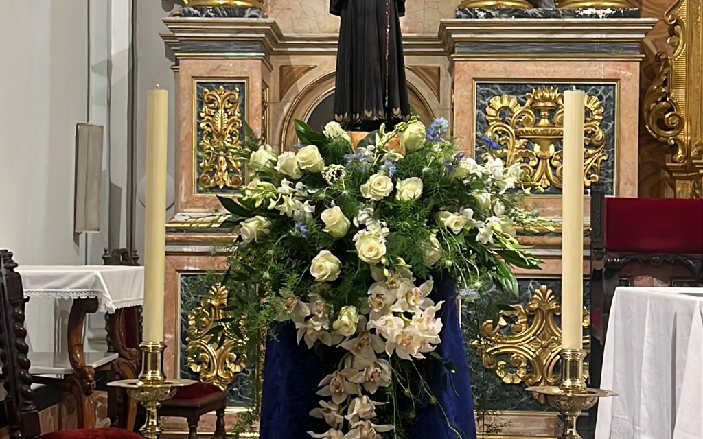 HUI 16 DE MAIG ÉS SANTA GEMMA GALGANI. AL CARRER MORERES DE GATA TÉ UN PLAFÓ CERÀMIC DEVOCIONAL DEL 2018