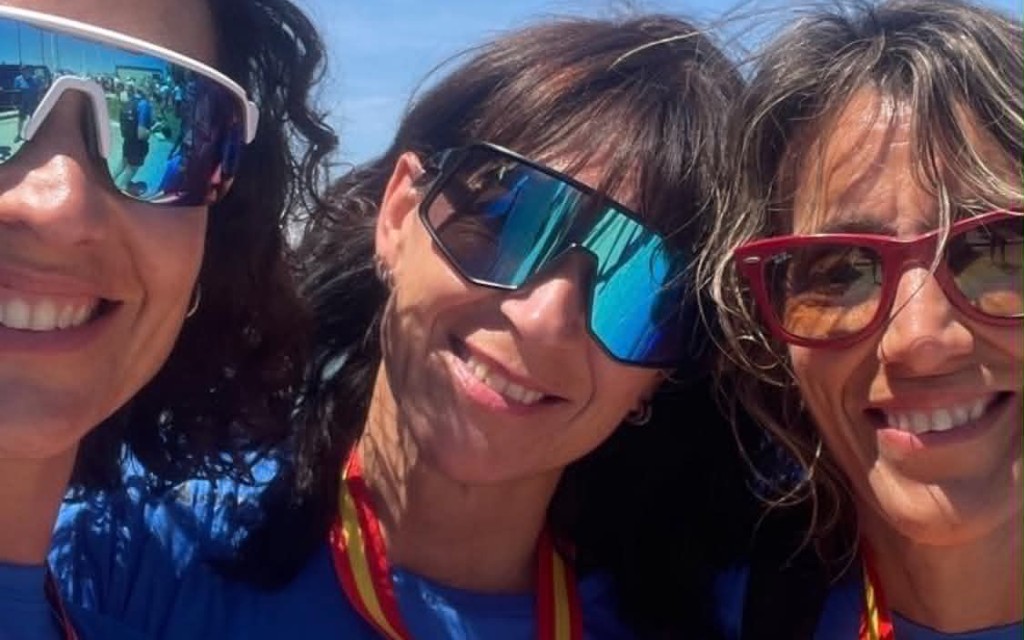 LA GATERA SILVANA GINESTAR PEDRÓS CAMPIONA D'ESPANYA DE LLAÜT. El seu equip és el veterà mixte del Club Nàutic Xàbia