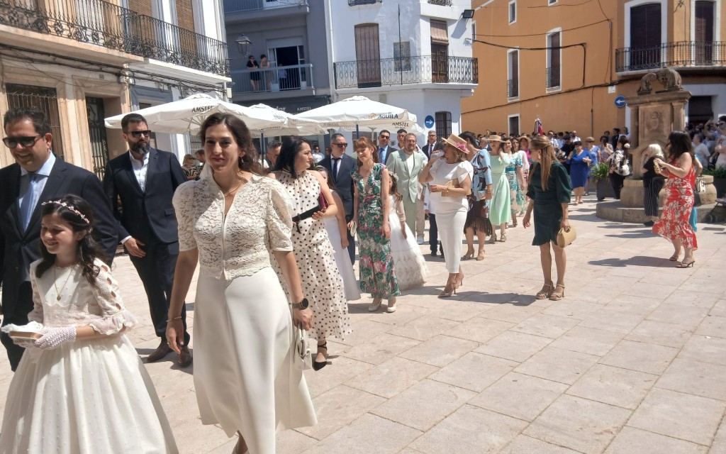 PRIMERES COMUNIONS A GATA. Han comulgat 11 xiquetes i 9 xiquets