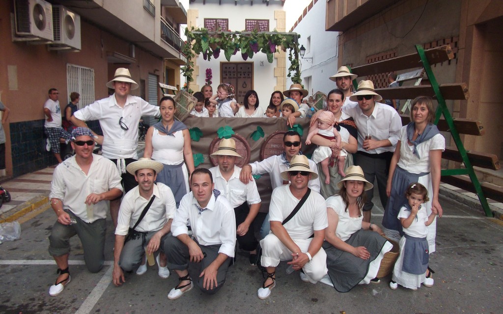 HUI DIUMENGE 2, SETÉ DIA DE LES FESTES DE GATA 2026: ARRIBA EL DIA DE LES CARROSSES. Recordem les d'abans