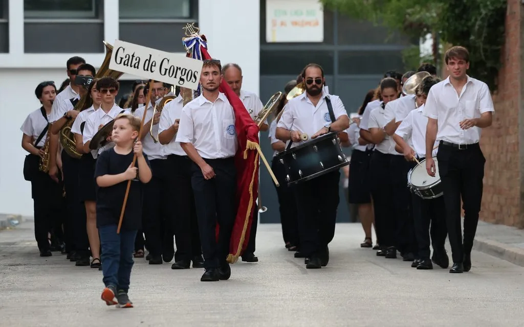 LES BANDES DE GATA, UNIÓ MUSICAL (1870) I CODA (2008), PARTICIPEN A PEDREGUER EN LA MULTITUDINÀRIA TROBADA DE BANDES DE LA MARINA ALTA, EN EL 75 ANIVERSARI DE LA SEUA BANDA